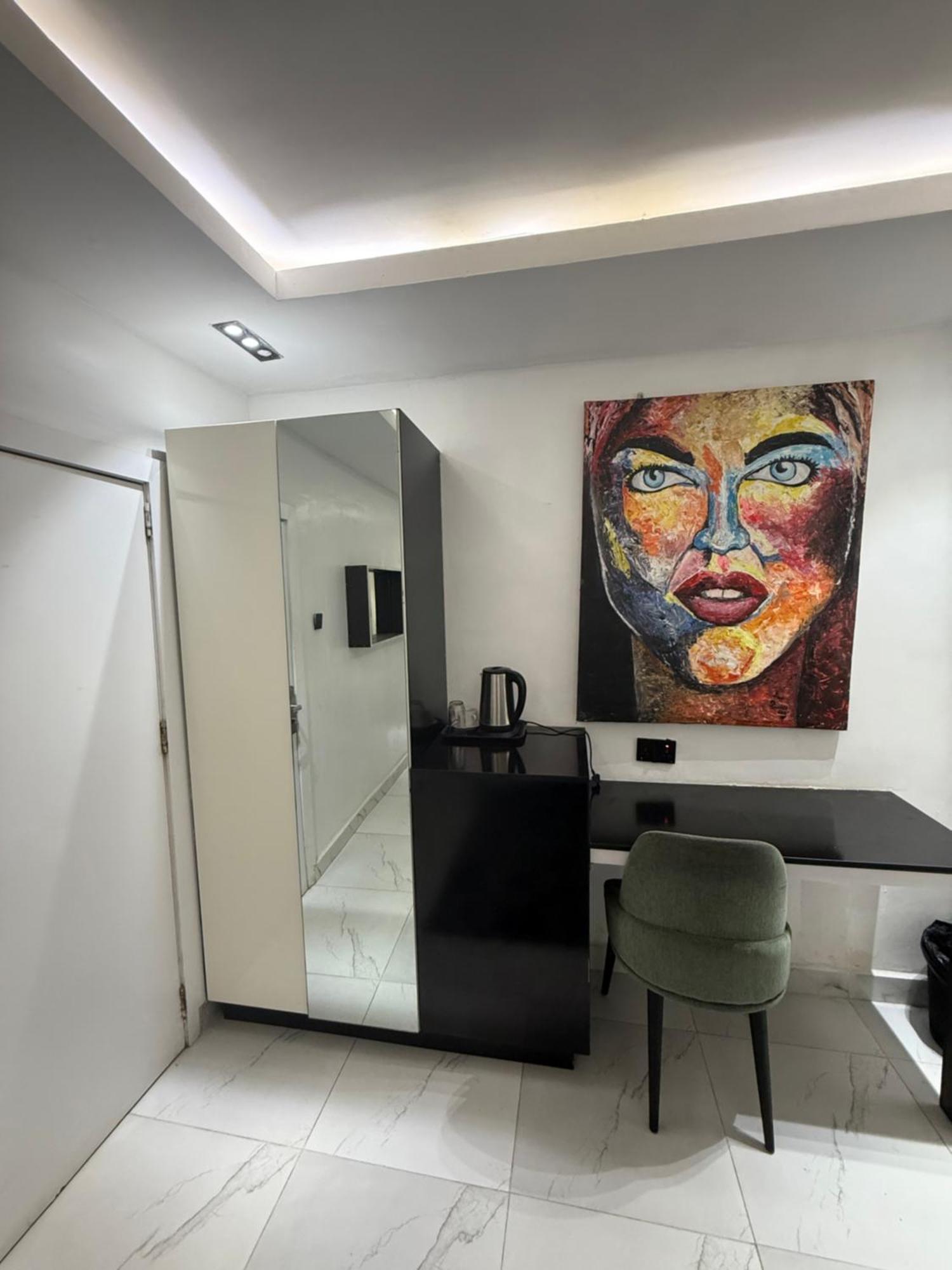 Austra Hotels And Apartments Maitama Абуджа Екстер'єр фото